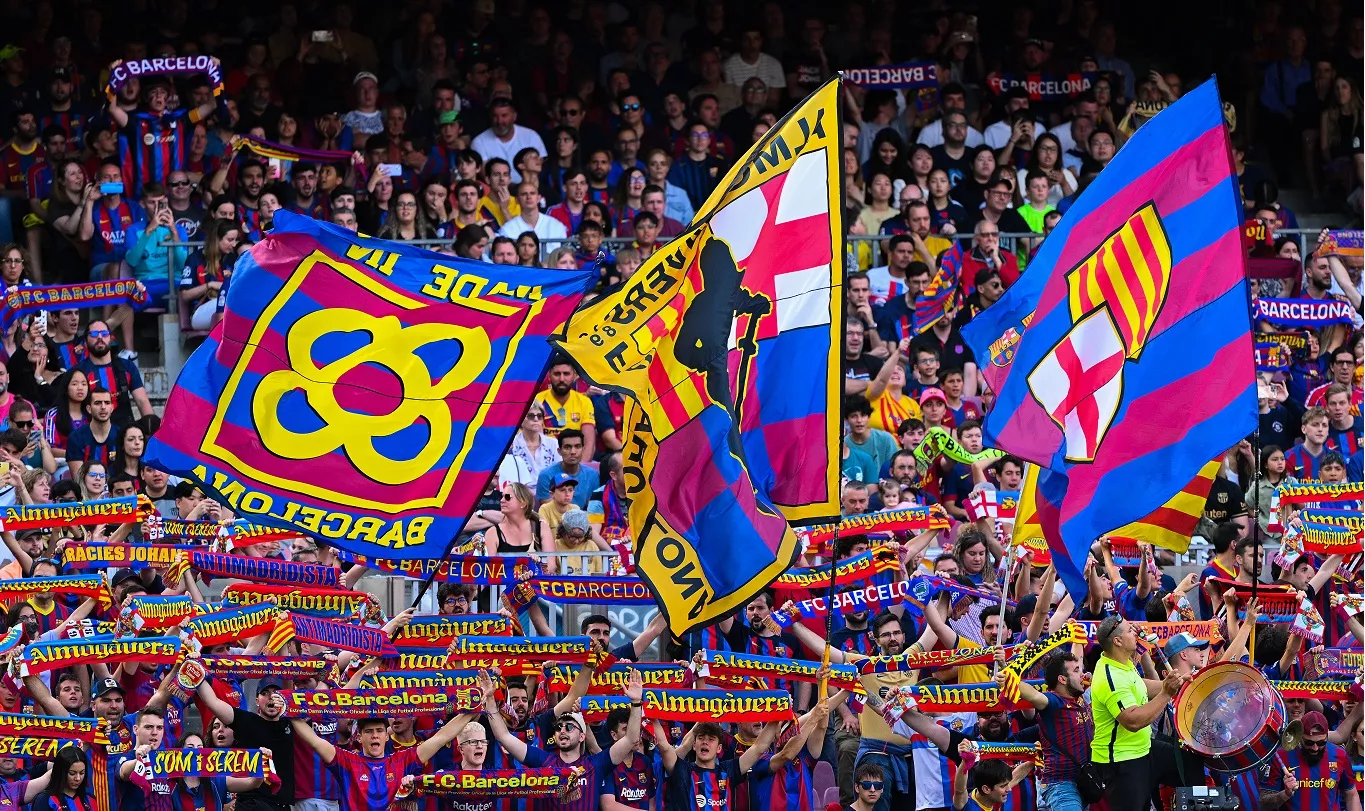 برشلونة يراقب الموهبة البولندية أوسكار بياتوشيفسكي